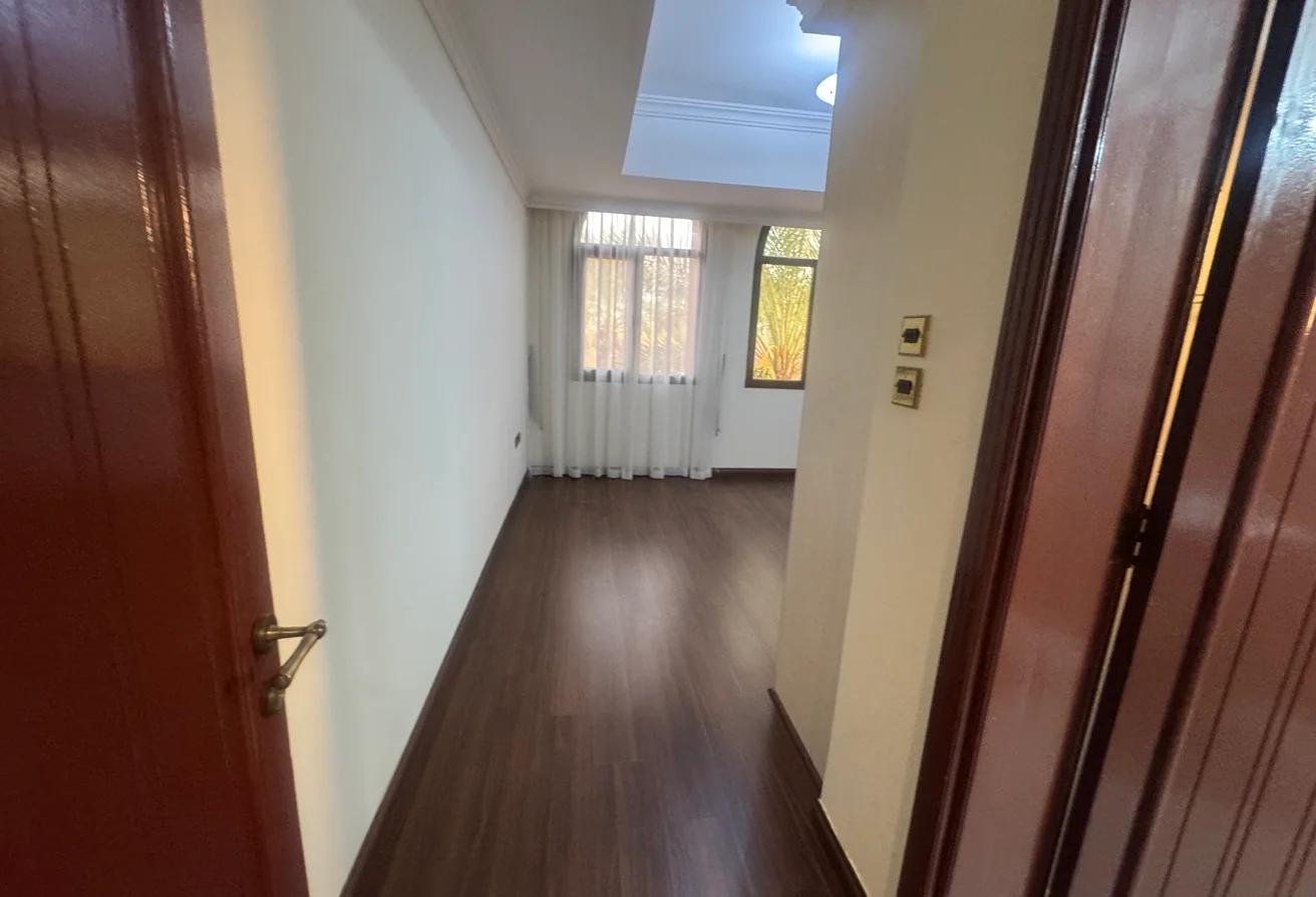 LAGOONA Semi Furnished 5 Bedroom Villa with Maid