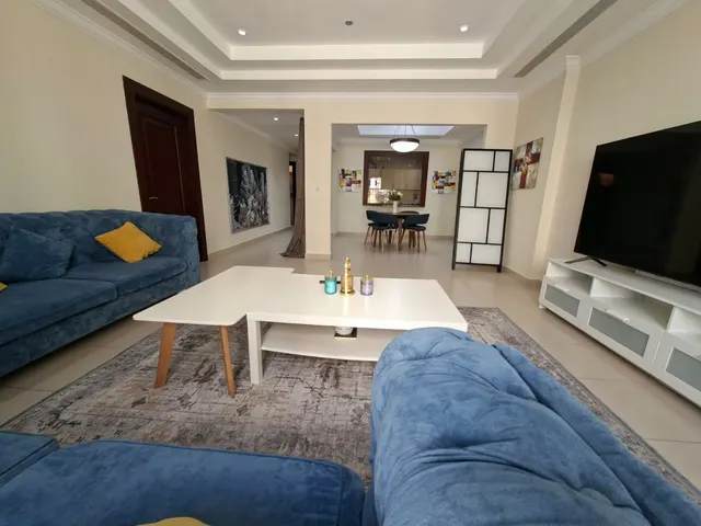Modern 1 Bedroom Apartment with Shared Pool Access