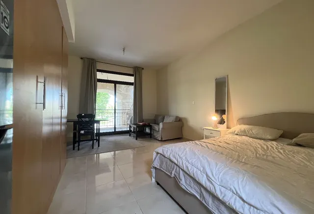 Studio fully furnished 4500 including bills foxhil