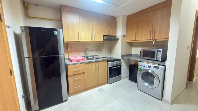 Spacious studio in foxhill fully furnish excluding