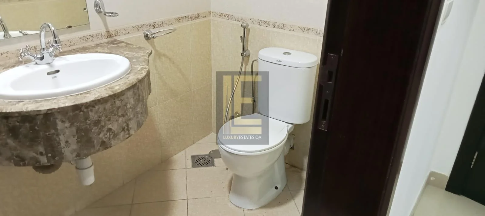 شقة كبيرة بغرفة نوم واحدة مع شرفة - مطلة على المارينا