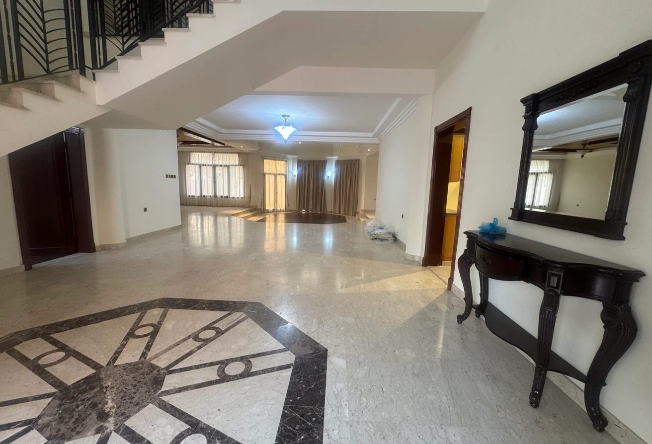 LAGOONA Semi Furnished 5 Bedroom Villa with Maid