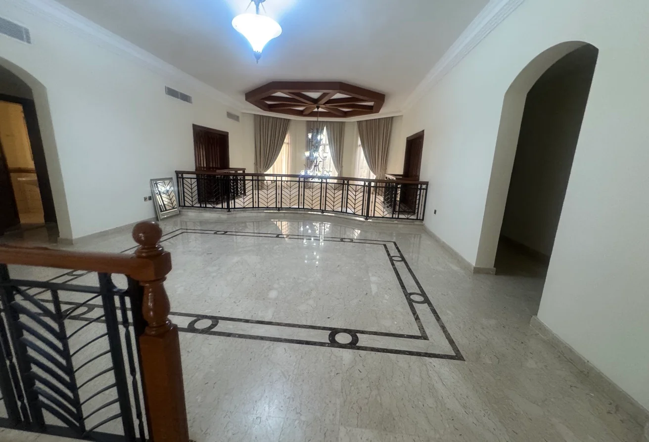 LAGOONA Semi Furnished 5 Bedroom Villa with Maid