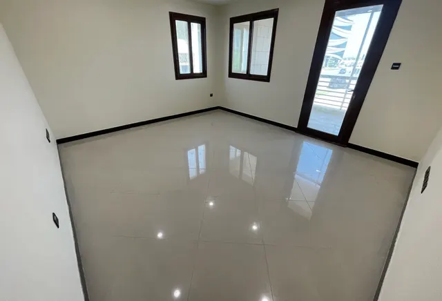 BEAUTIFUL 2 BEDROOM INCLUDING AC BILLS IN FOXHILLS