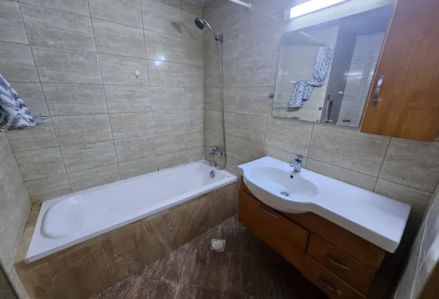 Very spacious studio furnished & lavish furniture