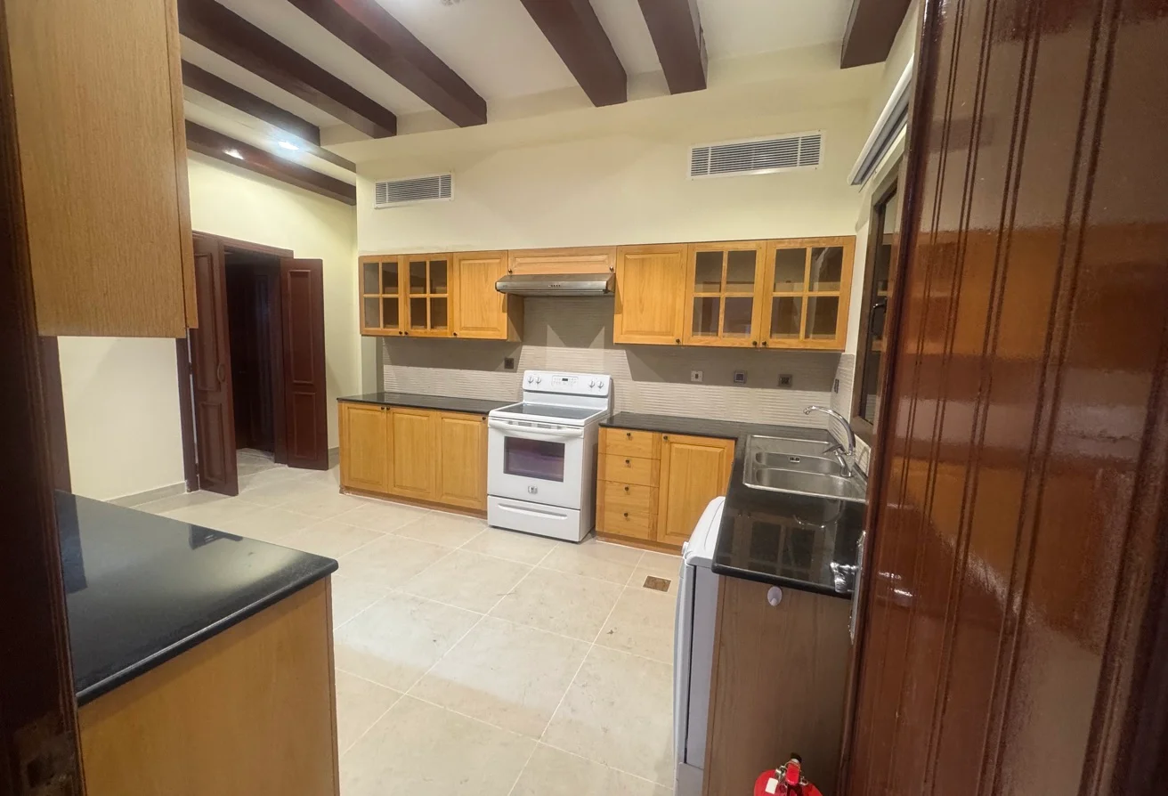 LAGOONA Semi Furnished 5 Bedroom Villa with Maid
