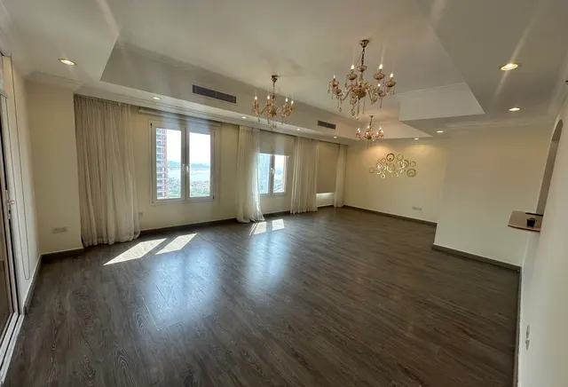 3+Maid Higher Floor Fully Marina View.