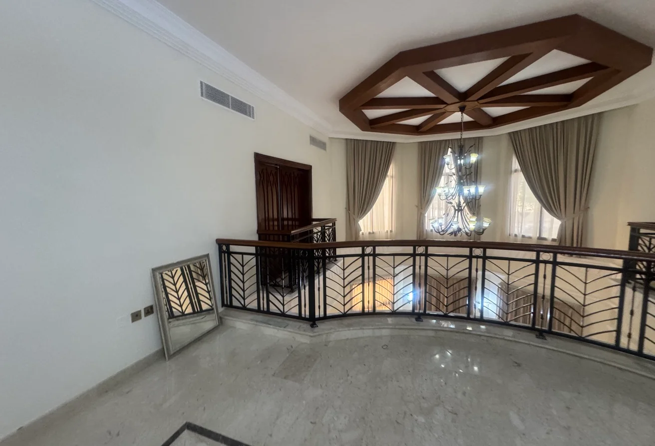 LAGOONA Semi Furnished 5 Bedroom Villa with Maid