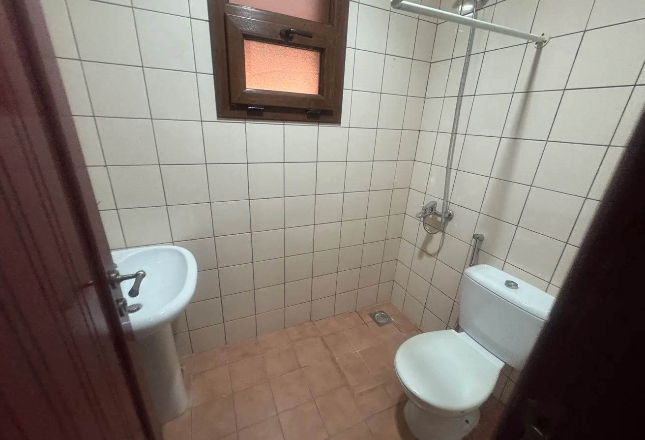 LAGOONA Semi Furnished 5 Bedroom Villa with Maid