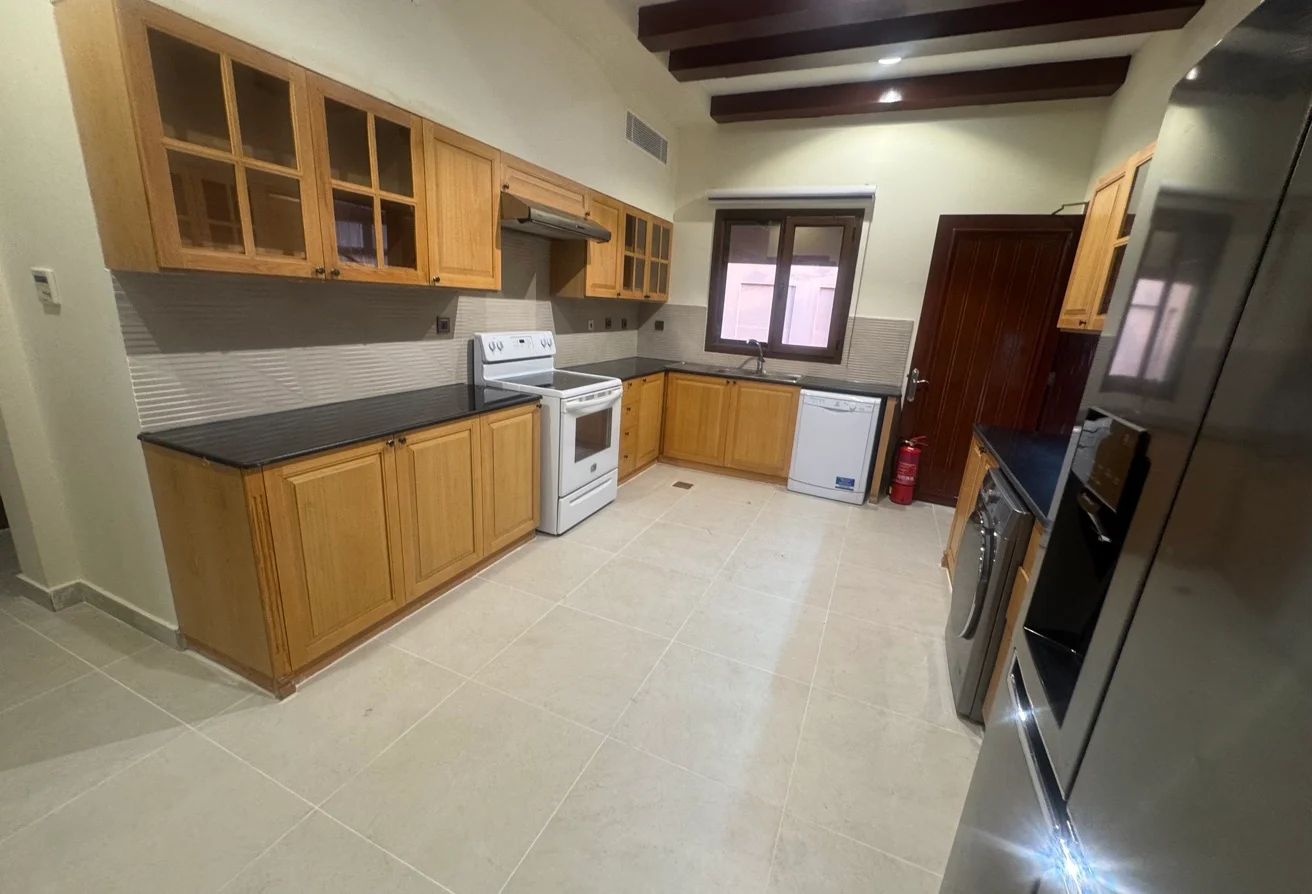 LAGOONA Semi Furnished 5 Bedroom Villa with Maid