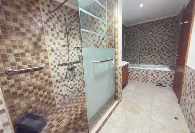 HOT DEAL ! HILTON/MARINA FRONT SPACIOUS 3BHK+MAID