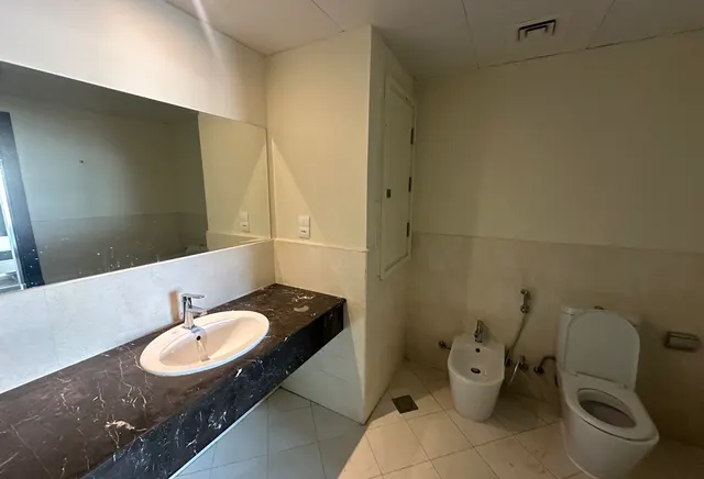1 Bedroom Furnished Higher Floor Side Marina View