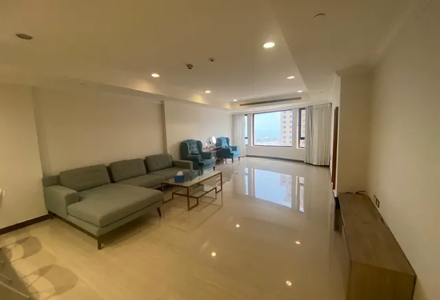 SPACIOUS FULLY FURNISHED STUDIO FOR RENT IN PORTO - view 3