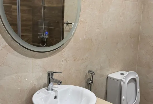 2 BR Furnished Apartment with Landmark View