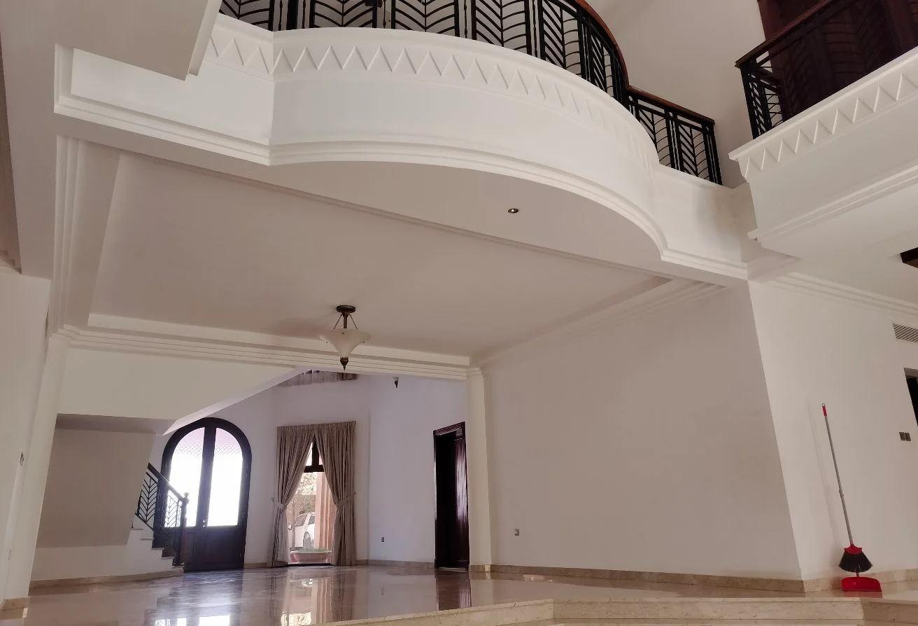 LAGOONA Semi Furnished 5 Bedroom Villa with Maid
