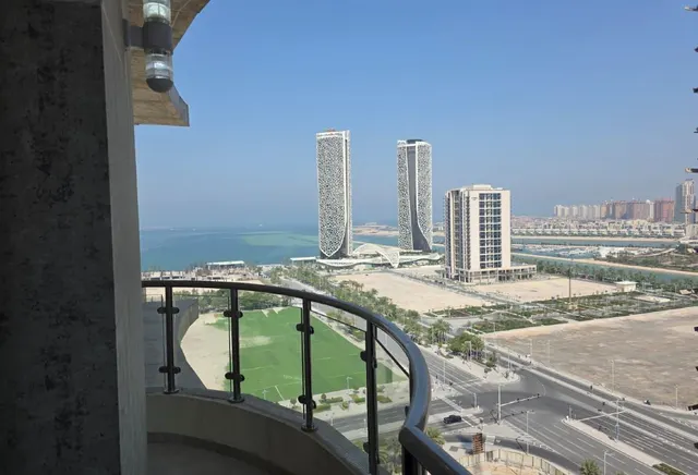 شقة 2 غرفة نوم مفروشة بالكامل في مارينا لوسيل بسعر 7500 فقط