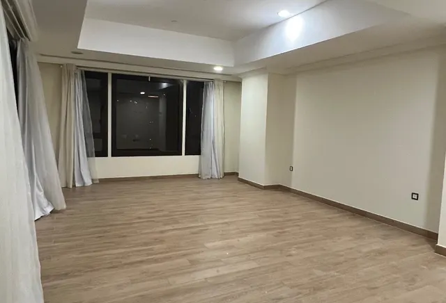2BHK Semi Furnished | Marina view | Porto Arabia