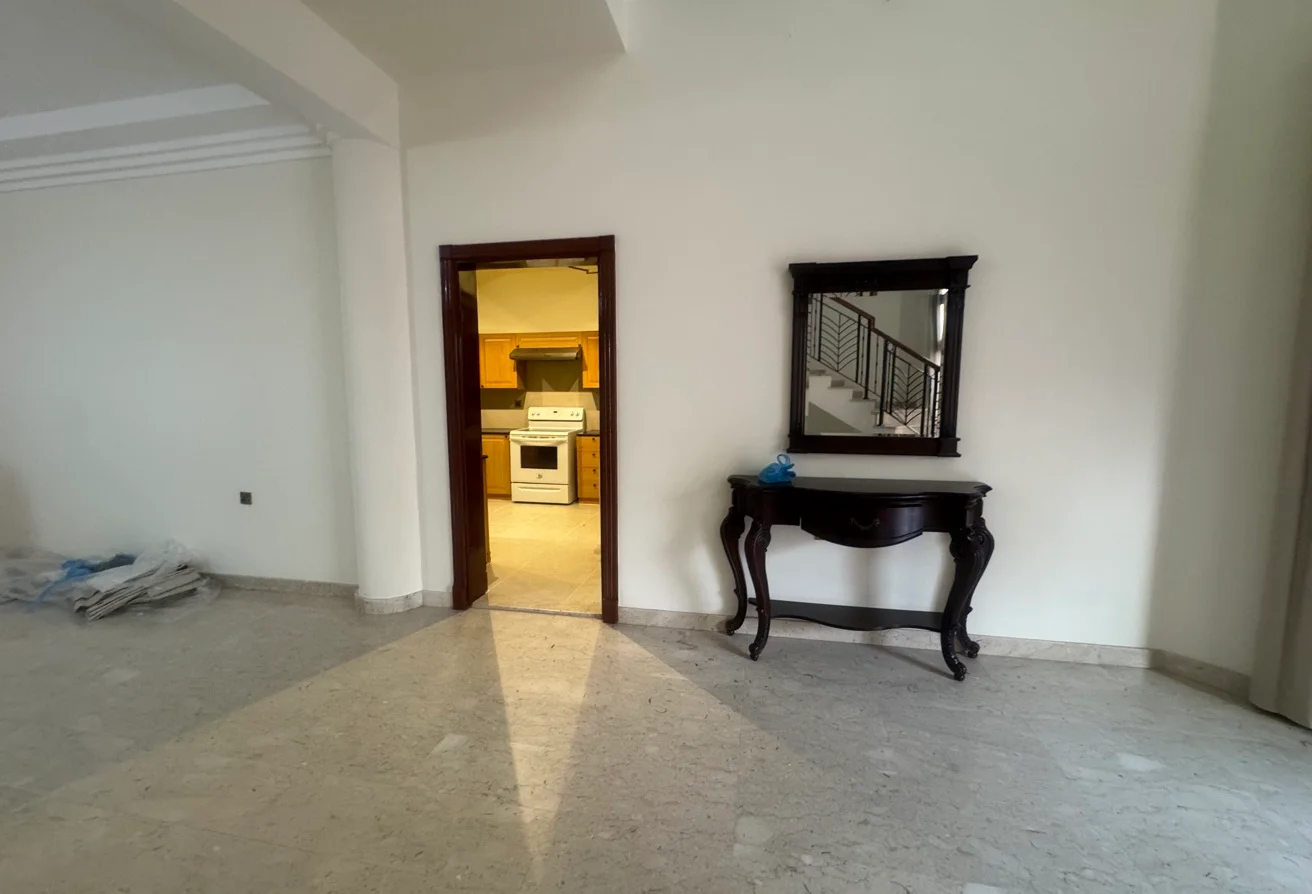 LAGOONA Semi Furnished 5 Bedroom Villa with Maid