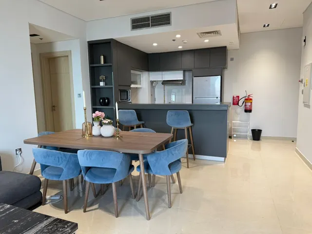 LUXURY SEE 1BEDROOM FULLY FURNISHED WITH BALCONY