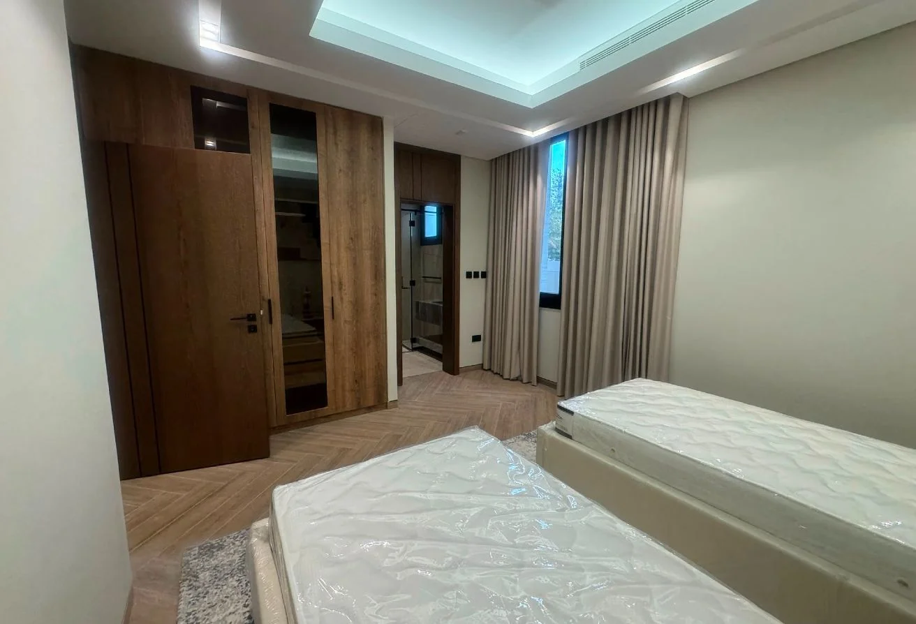 2 BHK | for Sale Huge Private Garden  – Fox Hill