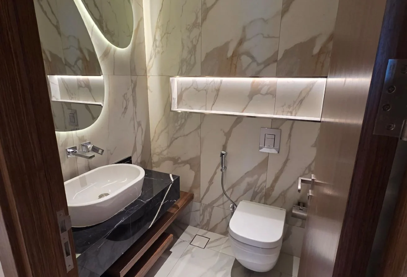 ELEGANT 2 BHK WITH MAID BRAND NEW FULLY FURNISHED