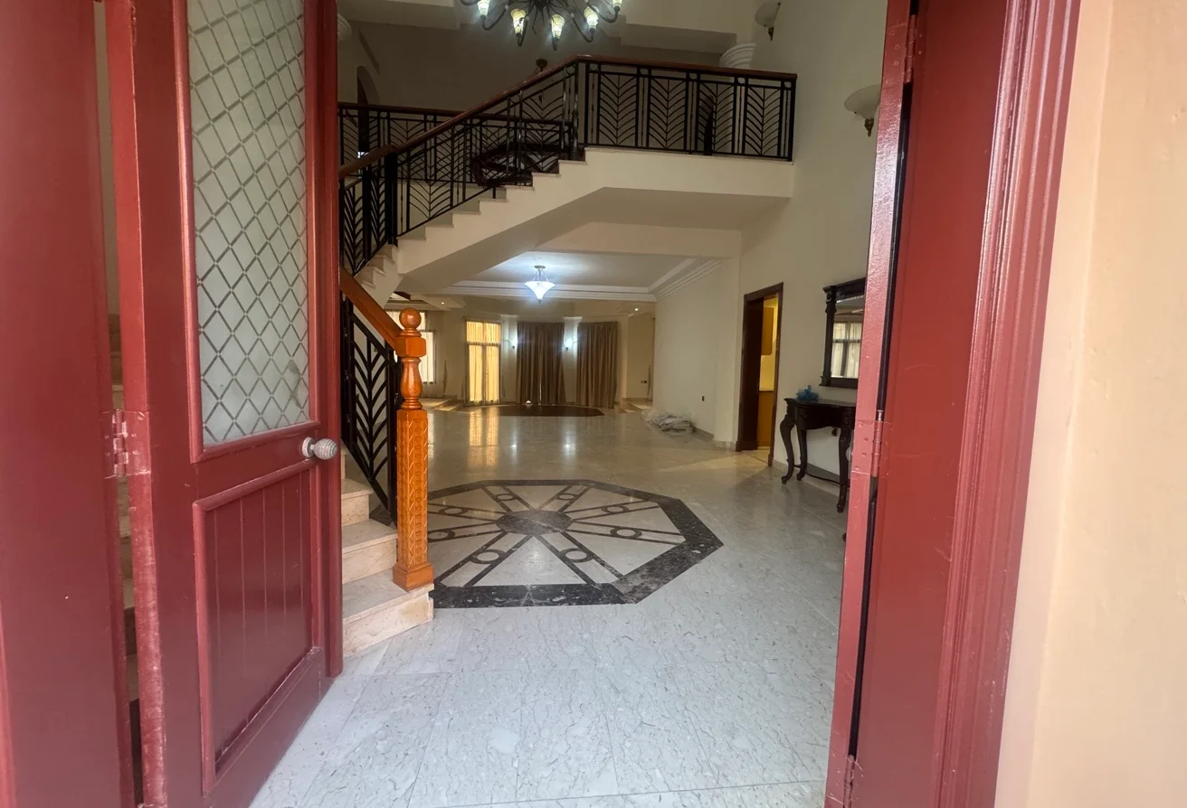 LAGOONA Semi Furnished 5 Bedroom Villa with Maid - view 3
