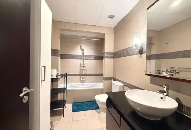 1BHK Sea View Apartment in Porto Arabia Pearl - view 3