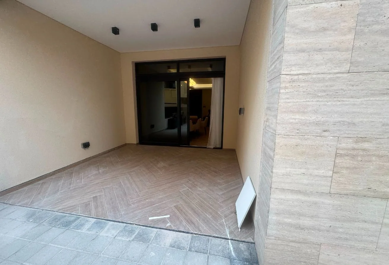 2 BHK | for Sale Huge Private Garden  – Fox Hill