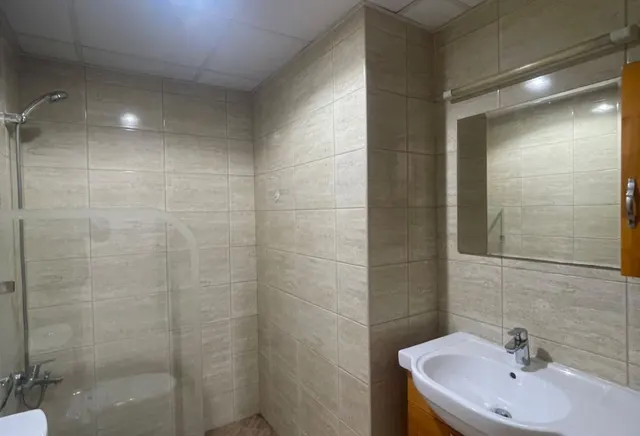 LAVISH FF 3BHK WITH 2 BALCONY IN FOXHILLS @9000