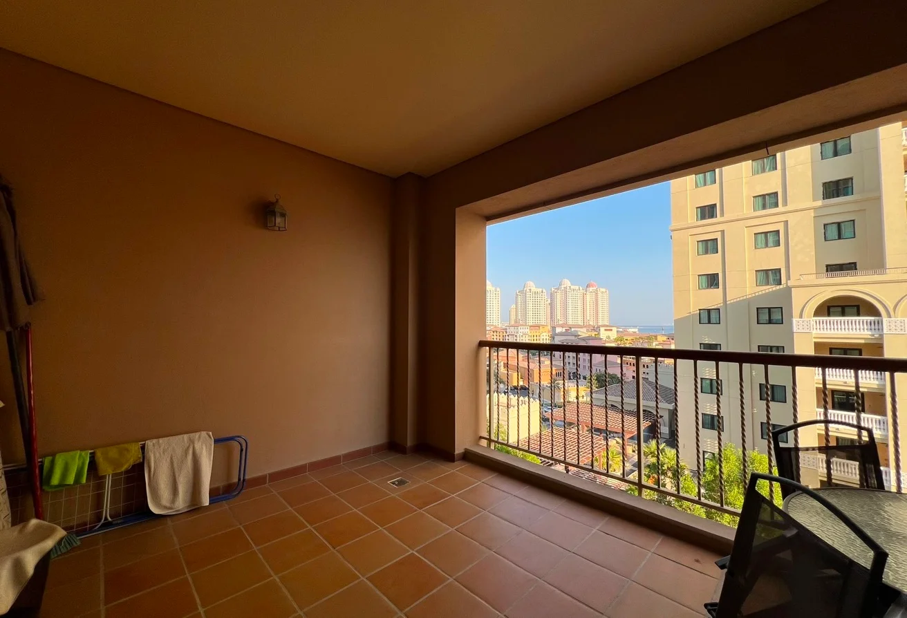 SPACIOUS STUDIO | HUGE BALCONY | FURNISHED