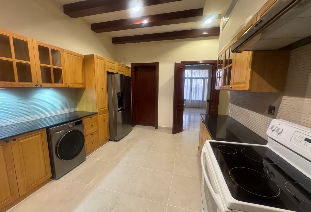 LAGOONA Semi Furnished 5 Bedroom Villa with Maid
