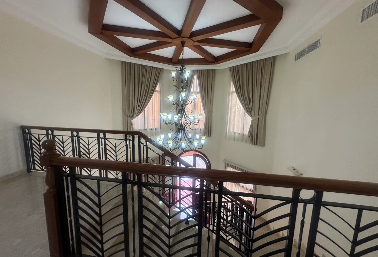 LAGOONA Semi Furnished 5 Bedroom Villa with Maid