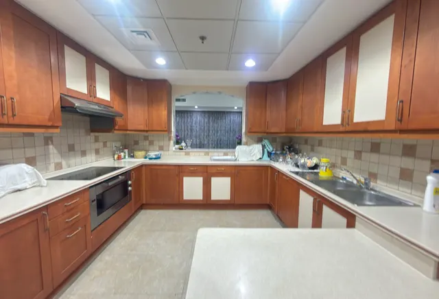 HOT DEAL ! HILTON/MARINA FRONT SPACIOUS 3BHK+MAID