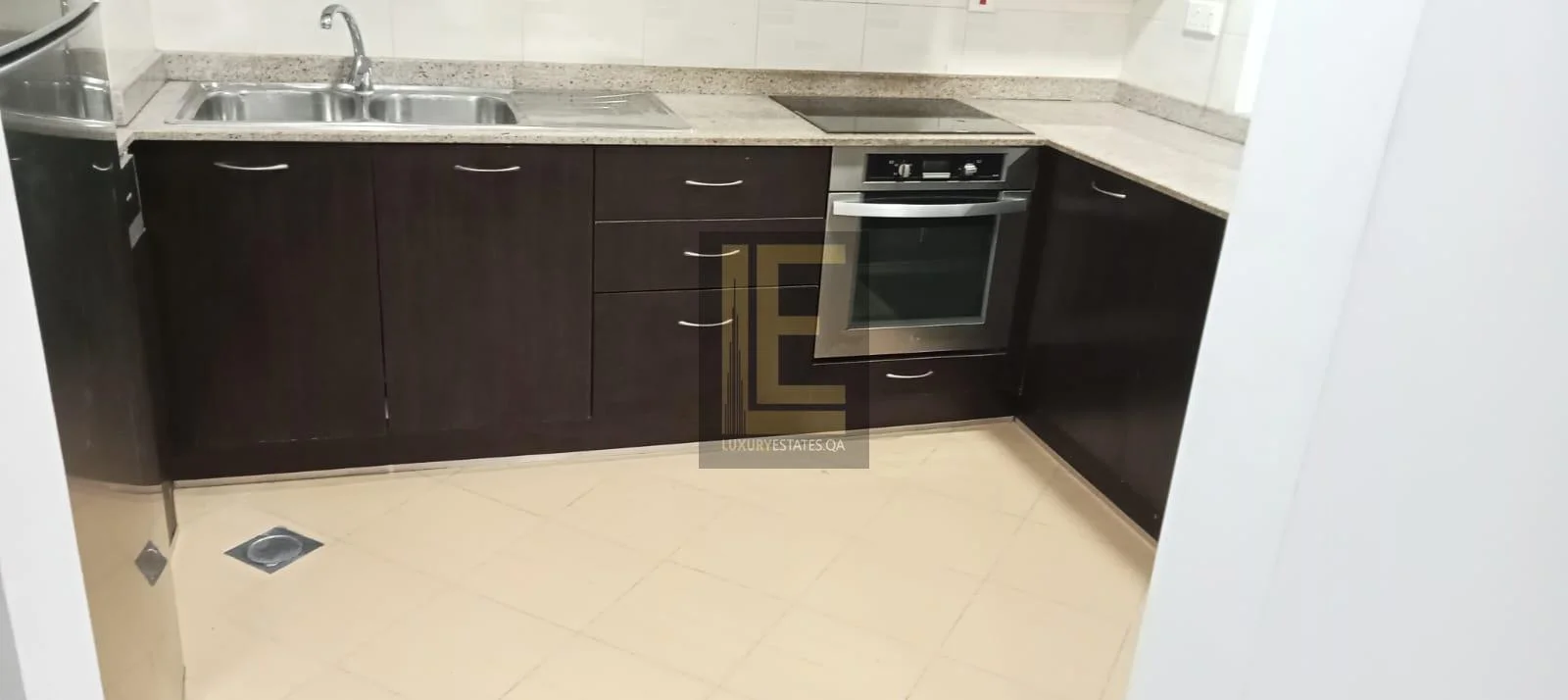 شقة كبيرة بغرفة نوم واحدة مع شرفة - مطلة على المارينا