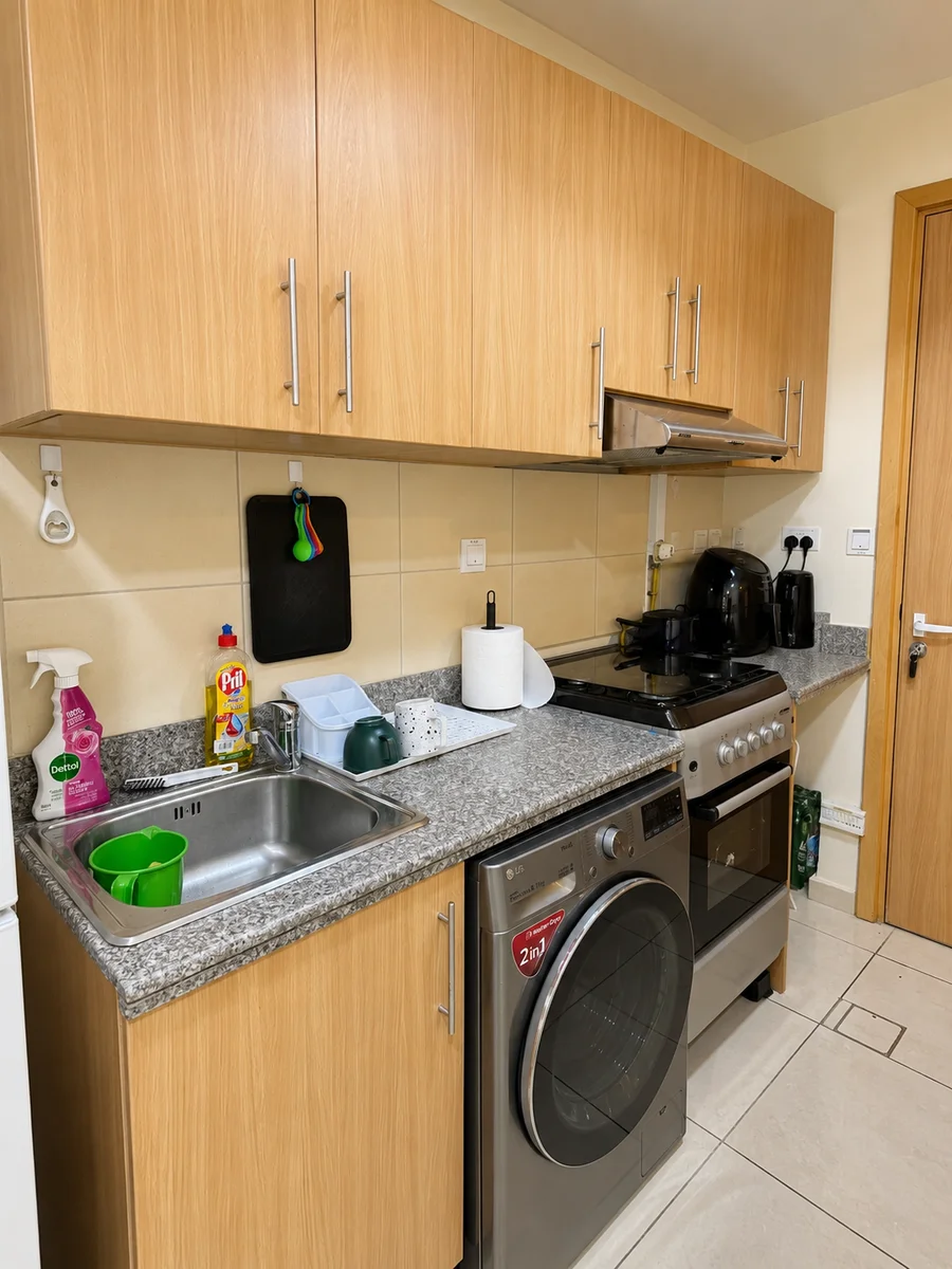 Studio in Fox Hills | Bills Included