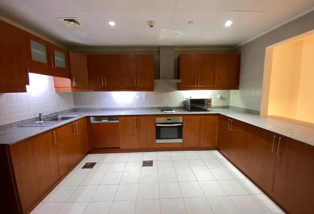 Semi-Furnished 1 Bedroom | Porto Arabia | Balcony