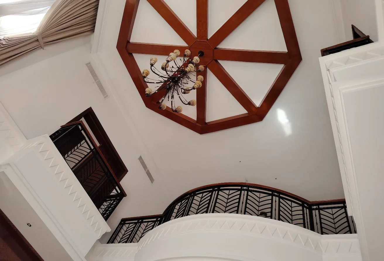 LAGOONA Semi Furnished 5 Bedroom Villa with Maid