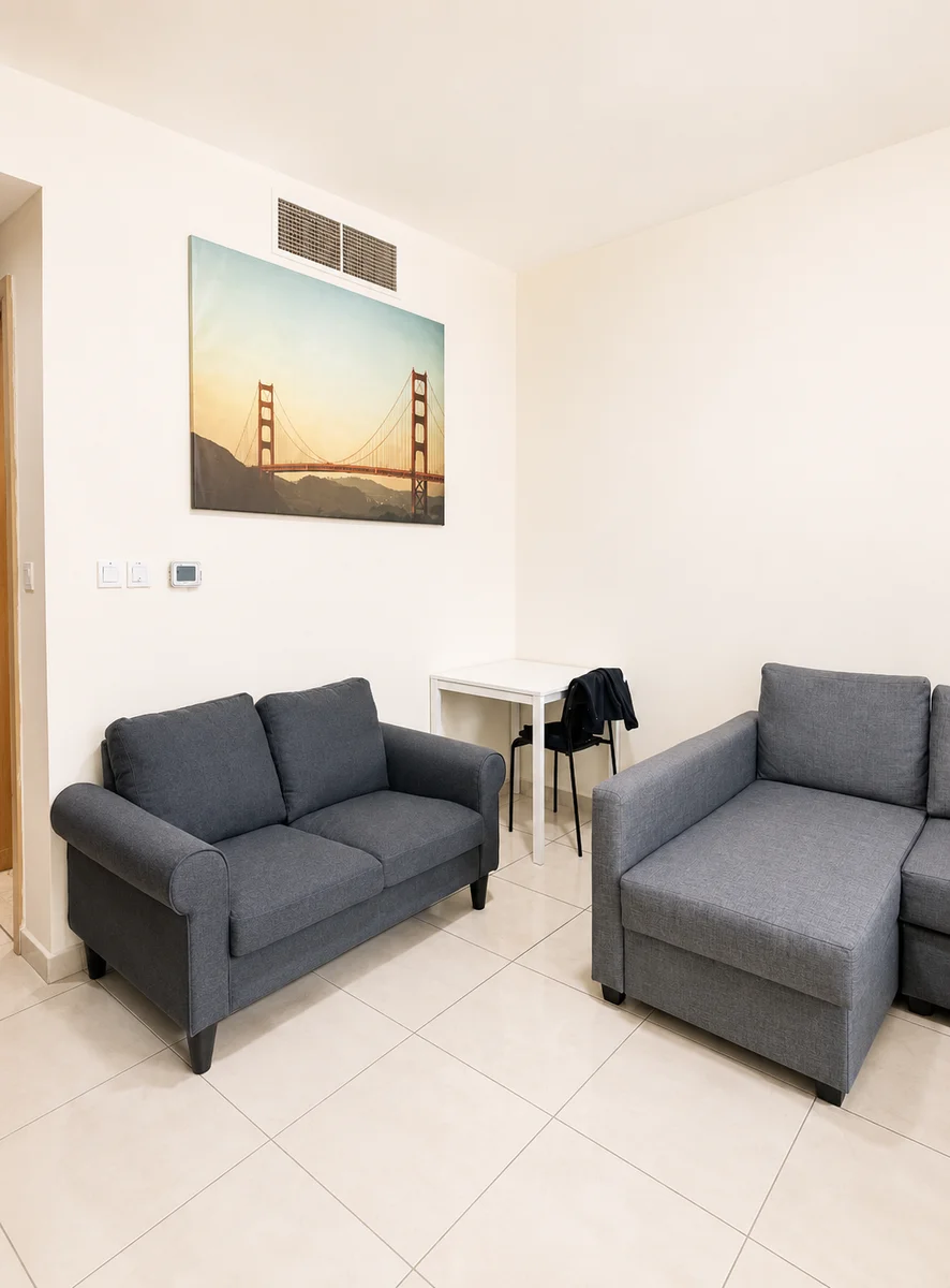 Studio in Fox Hills | Bills Included