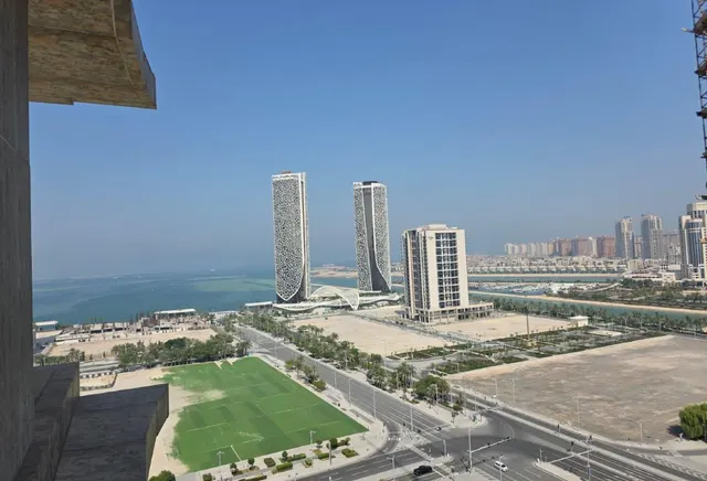 شقة 2 غرفة نوم مفروشة بالكامل في مارينا لوسيل بسعر 7500 فقط