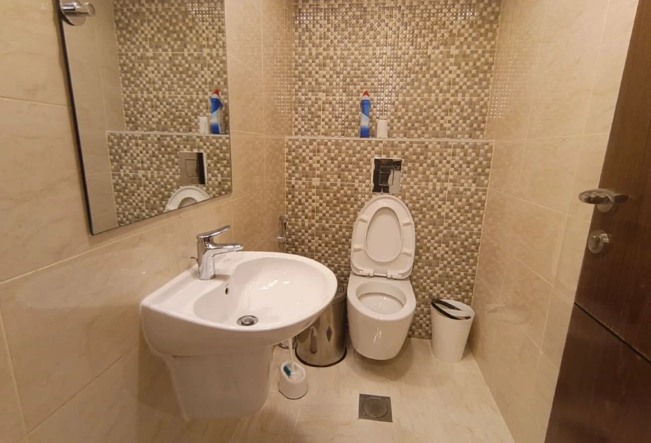 SPACIOUS 1BHK | FOX HILLS SOUTH | 6500 EXCL BILLS