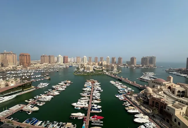 شقة مع خادمة بـ3 غرف فأكثر في طابق مرتفع بإطلالة كاملة على المارينا.