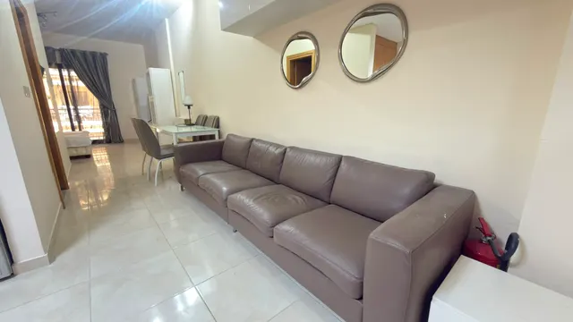 Spacious studio in foxhill fully furnish excluding