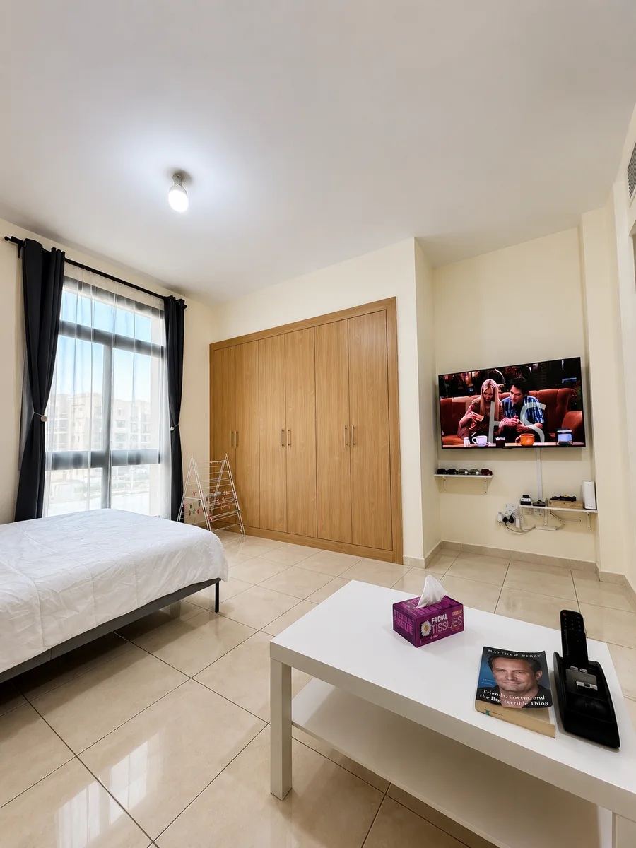 Studio in Fox Hills | Bills Included - view 3