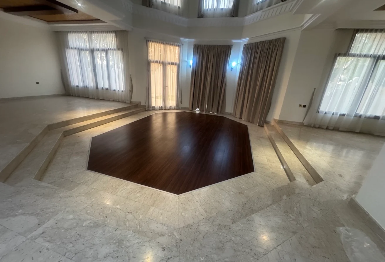 LAGOONA Semi Furnished 5 Bedroom Villa with Maid
