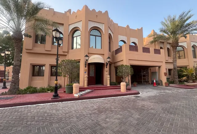 LAGOONA Semi Furnished 5 Bedroom Villa with Maid