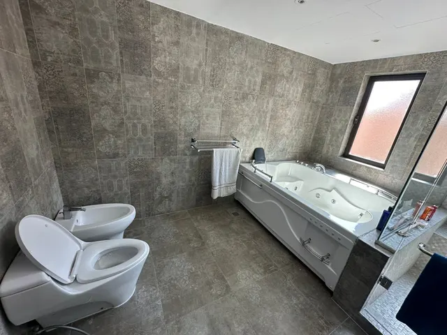 SPACIOUS TOWNHOUSE | MARINA VIEW | TRIPLEX | FF