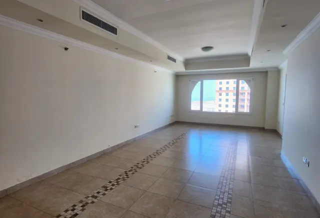 SPACIOUS 2BHK WITH BIG BALCONY AND MARINA VIEW - view 3