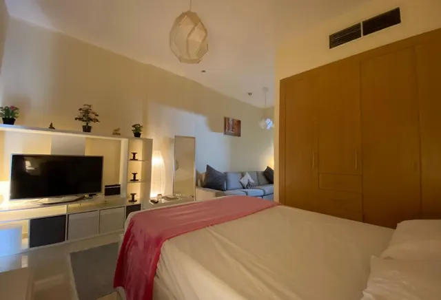 Spacious studio in foxhill furnished just 4000 exc