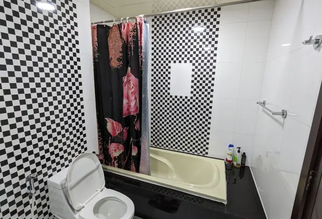 LUXURY 1 BHK+OFFICE FOR SALE - view 3
