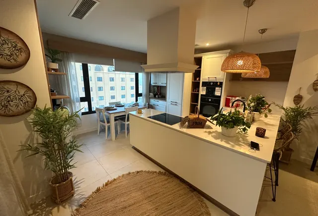 2+Maid Convert Including Bills Marina View